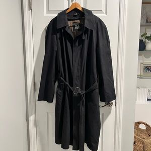 Men’s Joseph A Bank trench 44R